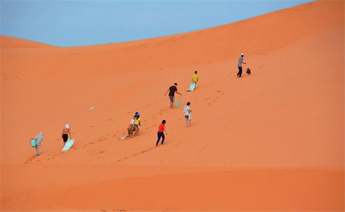 Du lịch Mũi Né ghé thăm đồi cát bay